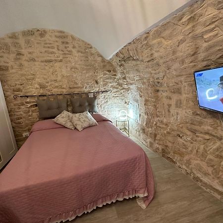 Giovinazzo Suite Pavone Griffi Екстер'єр фото