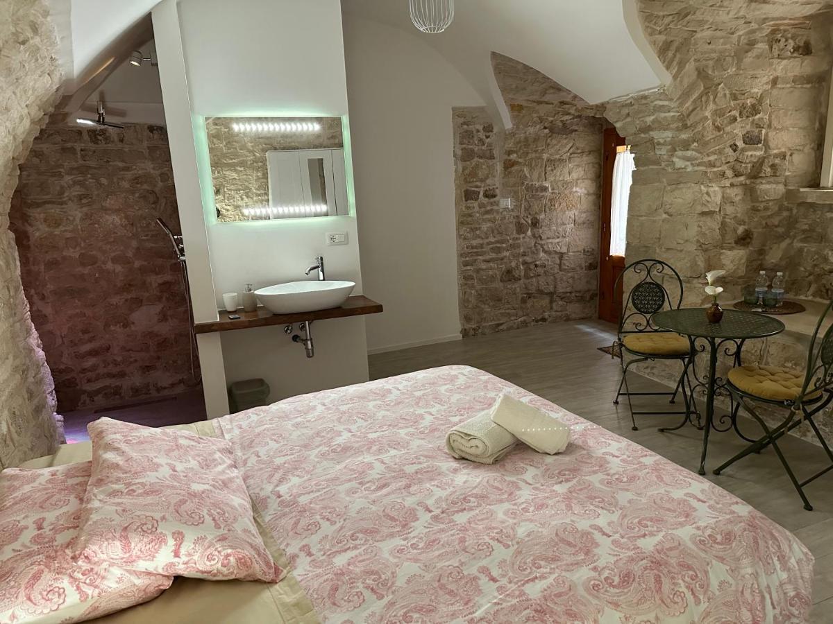 Giovinazzo Suite Pavone Griffi Екстер'єр фото