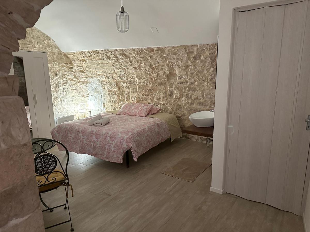 Giovinazzo Suite Pavone Griffi Екстер'єр фото